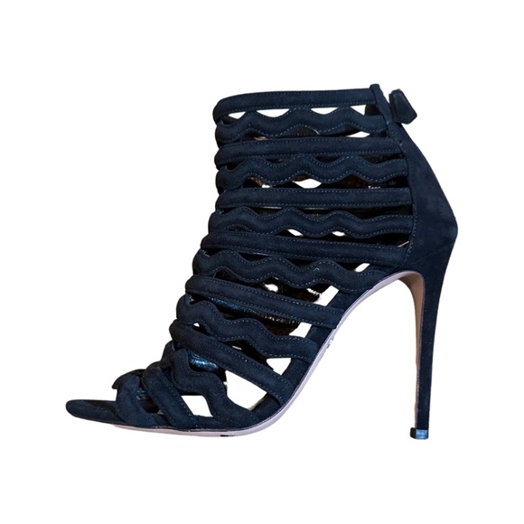 Prada - Picture 4 of 7